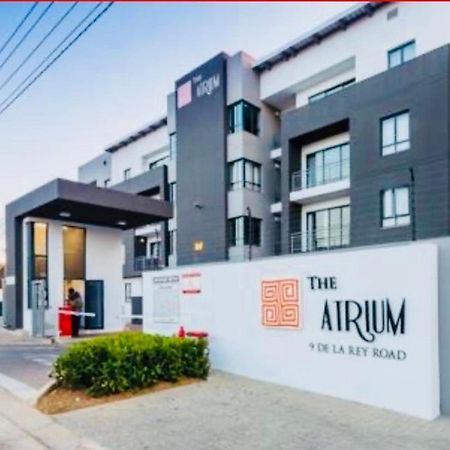 The Atrium-Jobak Guest Apartment Johannesburg Exterior photo